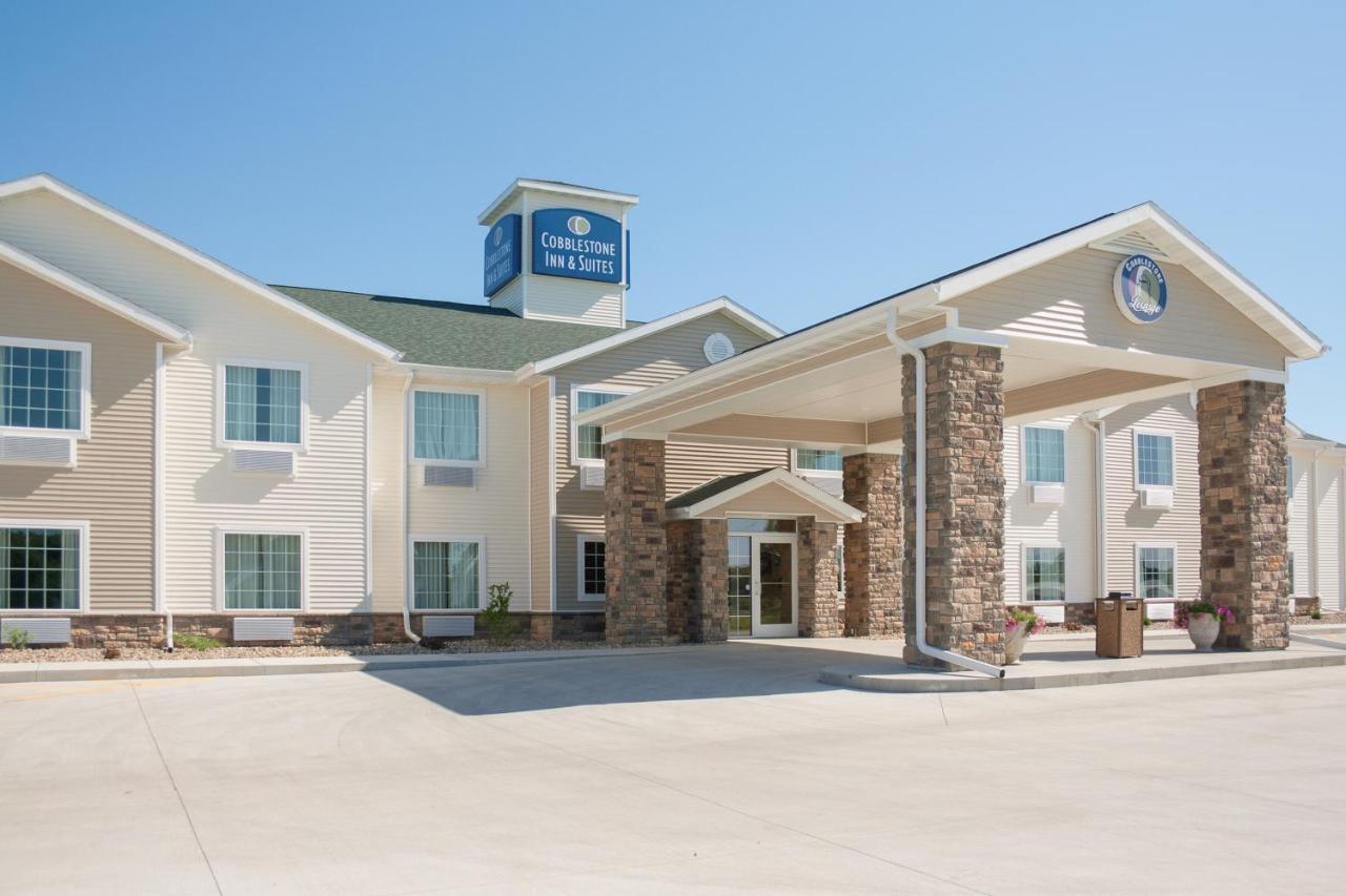 Cobblestone Inn & Suites - Brookville Exterior photo